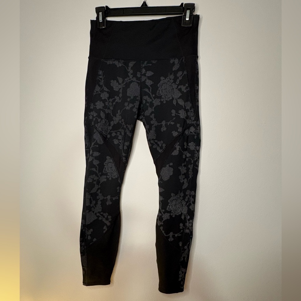 Athleta Moonlight Precision Athletic Leggings Size Small excellent condition - Picture 2 of 8